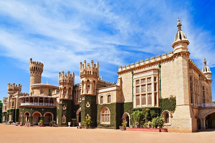 Una vista de la hermosa arquitectura del Palacio de Bangalore